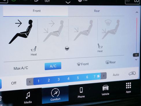 Used 2023 Chrysler Pacifica Touring-L image 28