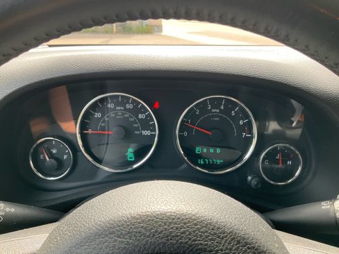 Used 2016 Jeep Wrangler Unlimited Sahara w/ Max Tow Package AWD/4WD image 23