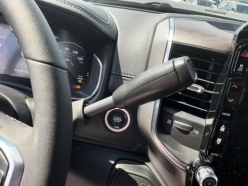 New 2026 RAM 3500 Laramie AWD/4WD image 18