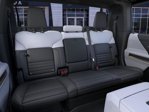 New 2025 GMC Hummer EV 2X w/ LPO, Dark Essentials Package image 17