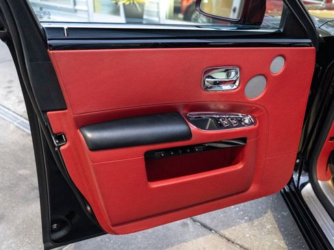Used 2016 Rolls-Royce Ghost image 11