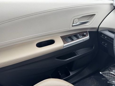 Certified 2023 Toyota Sienna XLE image 36
