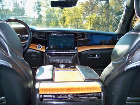 Used 2022 Jeep Grand Wagoneer Series III w/ Rear Seat Video Group 1 image 6