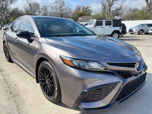 Used 2022 Toyota Camry SE image 7