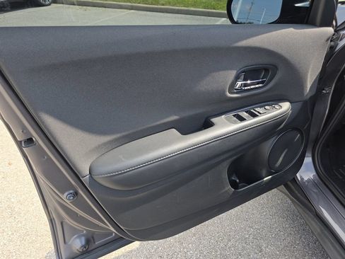 Used 2019 Honda HR-V LX image 14
