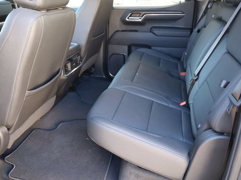 Used 2024 GMC Sierra 1500 SLT RWD image 5