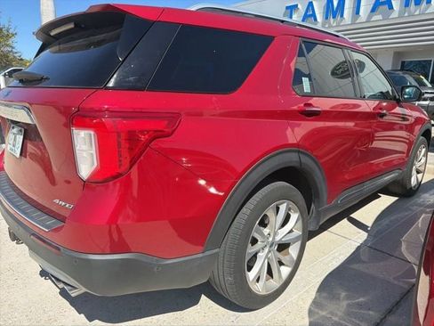 Used 2022 Ford Explorer Platinum w/ Equipment Group 601A image 4