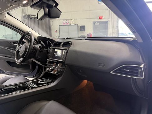 Used 2017 Jaguar XE Premium RWD image 16