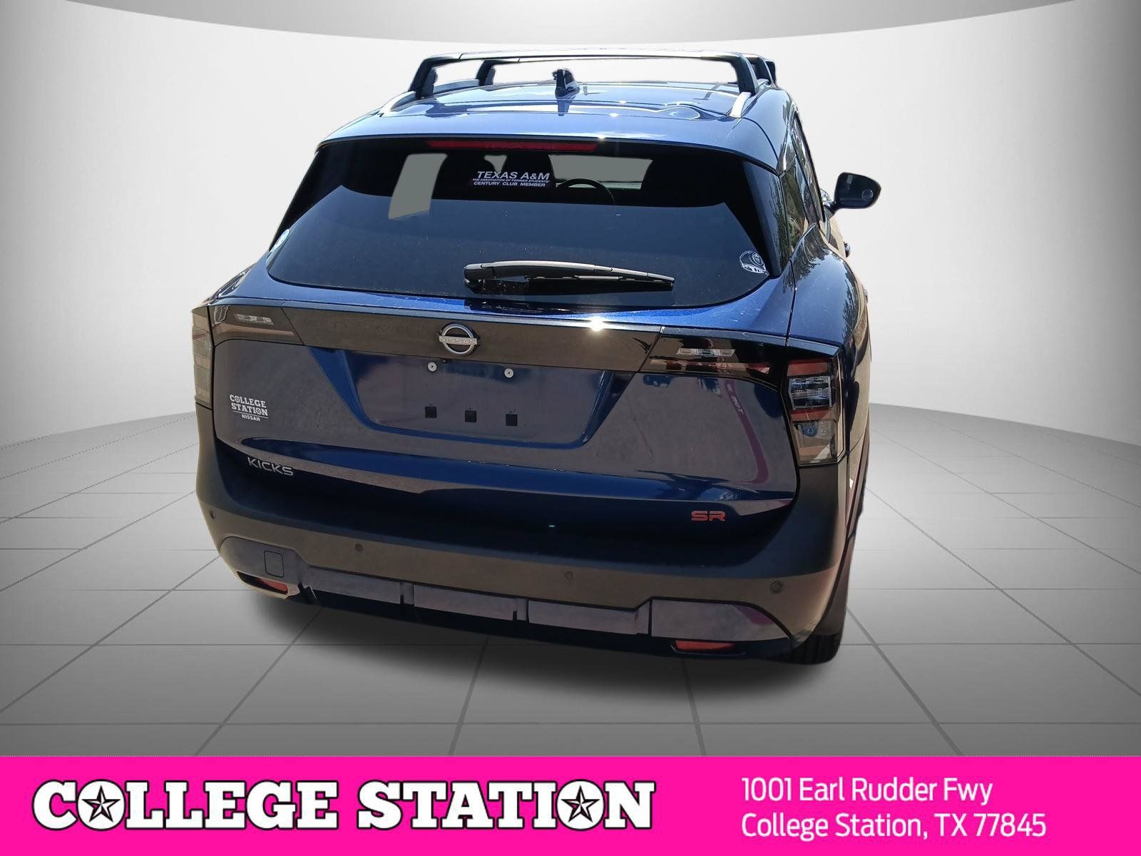 Used 2025 Nissan Kicks SR FWD image 3