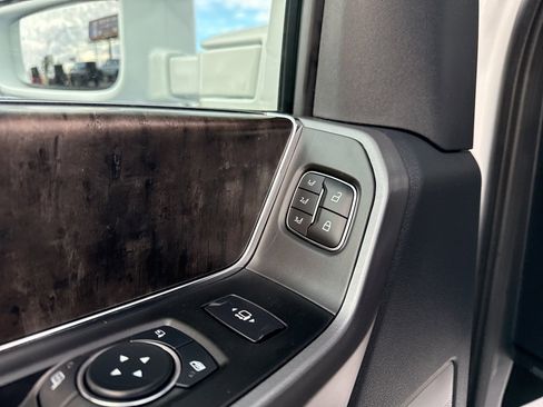Used 2026 Ford F450 Lariat w/ FX4 Off-Road Package image 5