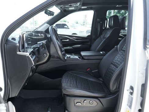 Used 2022 Cadillac Escalade Sport Platinum w/ LPO, ONYX Package AWD/4WD image 25
