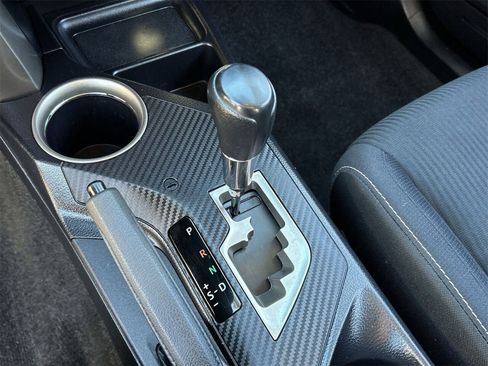 Used 2013 Toyota RAV4 XLE image 27