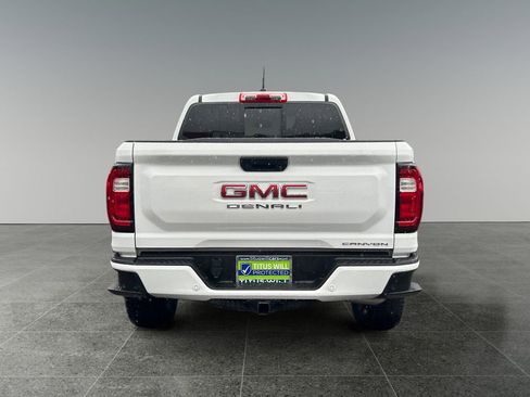 Used 2023 GMC Canyon Denali image 6