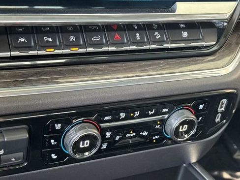 Used 2023 Chevrolet Silverado 1500 LTZ w/ LTZ Premium Package image 19