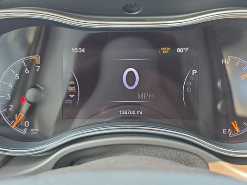 Used 2017 Jeep Grand Cherokee Overland w/ Jeep Active Safety Group AWD/4WD image 22