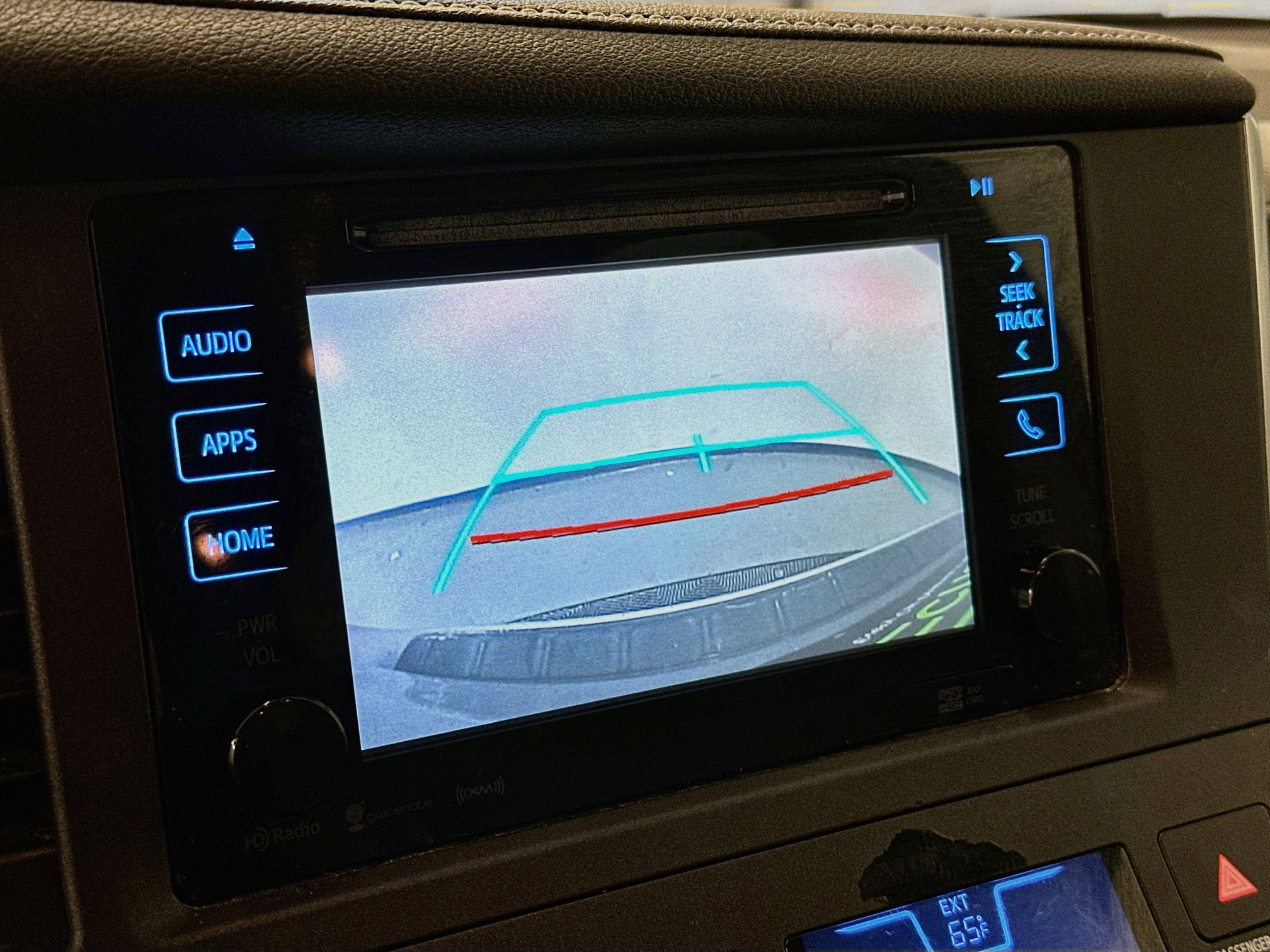 Used 2016 Toyota Sienna XLE w/ XLE Navigation Package FWD image 23