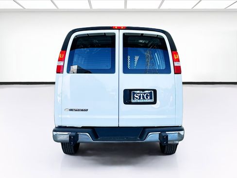 Used 2024 Chevrolet Express 2500 Work Van Cargo w/ Driver Convenience Package image 5