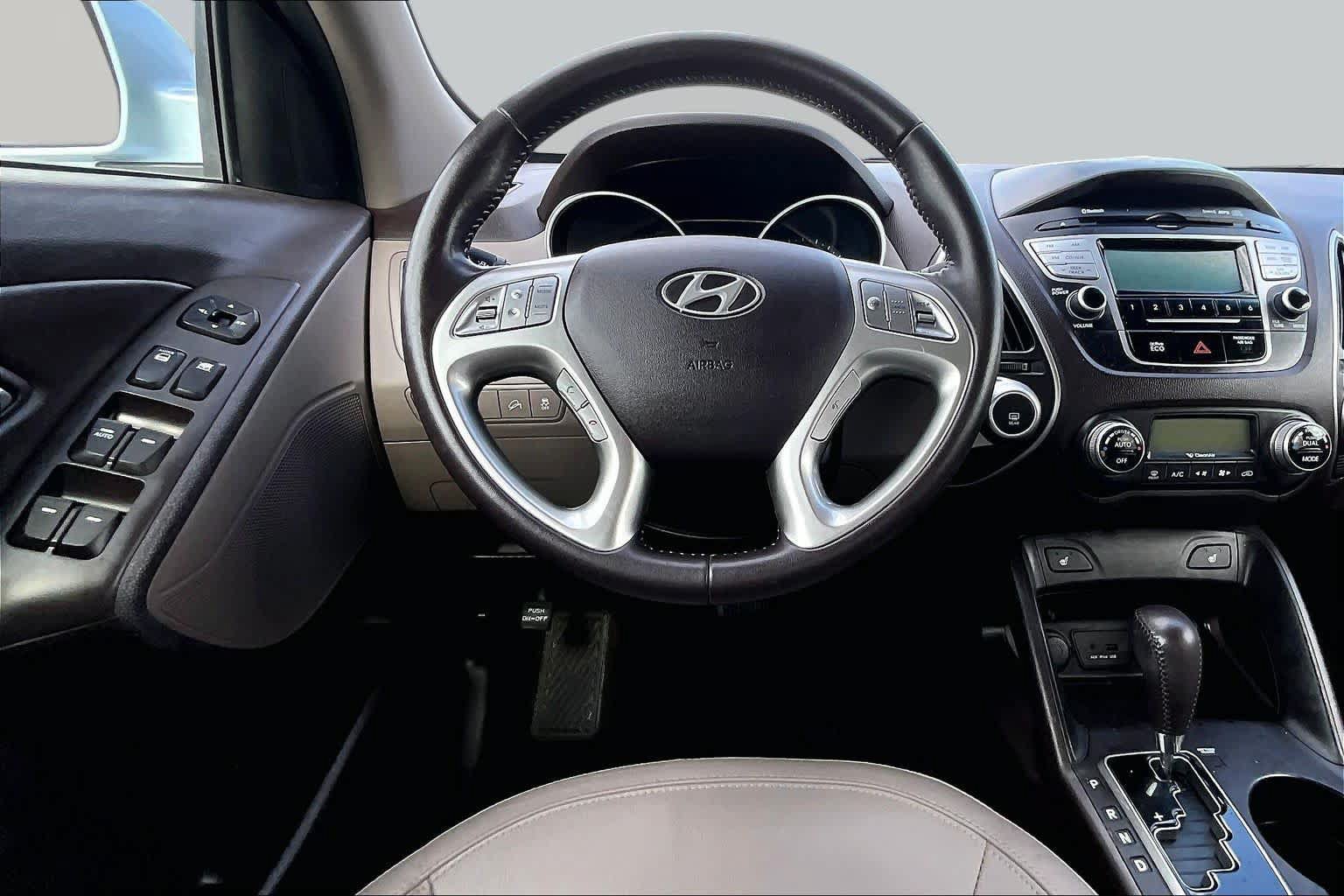 Used 2012 Hyundai Tucson Limited FWD image 5