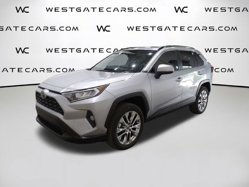 Used 2021 Toyota RAV4 XLE Premium image 1