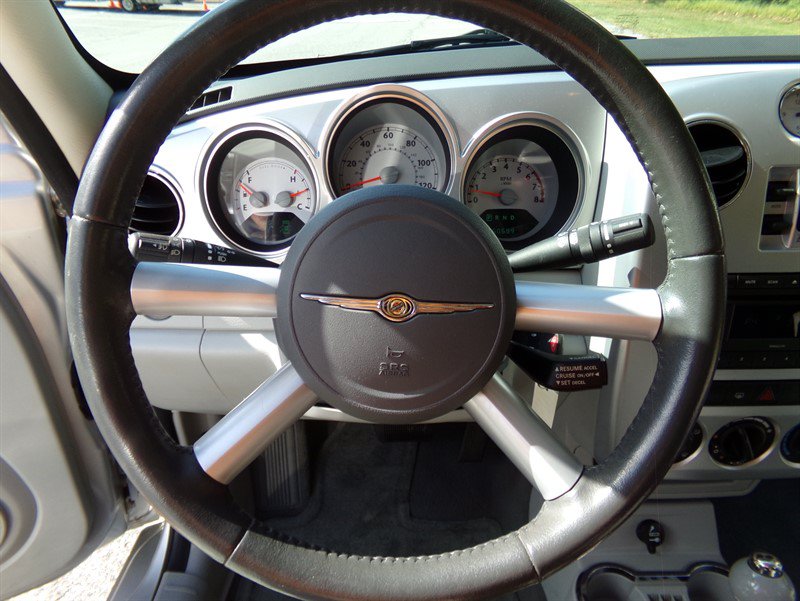 Used 2008 Chrysler PT Cruiser Touring FWD image 35