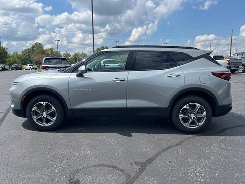 Used 2023 Chevrolet Blazer LT w/ Convenience Package FWD image 3