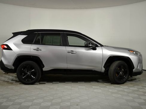 Used 2020 Toyota RAV4 XSE image 3