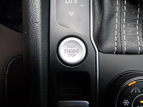 Used 2022 Volkswagen Atlas Cross Sport SEL Premium R-Line image 27