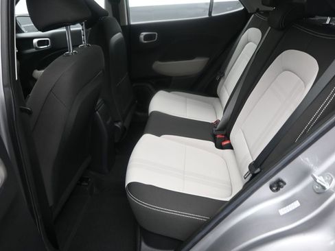 Used 2023 Hyundai Venue SEL w/ Cargo Package FWD image 14