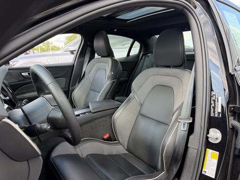 Used 2024 Volvo S60 B5 Plus w/ Climate Package AWD/4WD image 8