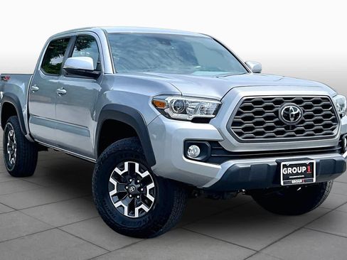 Used 2021 Toyota Tacoma TRD Off-Road w/ Technology Package AWD/4WD image 3