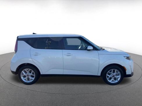 Used 2025 Kia Soul LX w/ LX Technology Package image 16