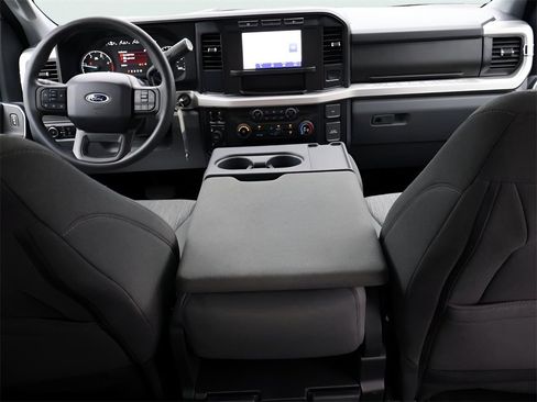 Used 2024 Ford F250 XLT w/ Snow Plow/Camper Package image 17