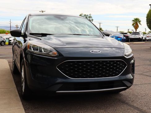 Used 2022 Ford Escape SE w/ Cold Weather Package FWD image 18