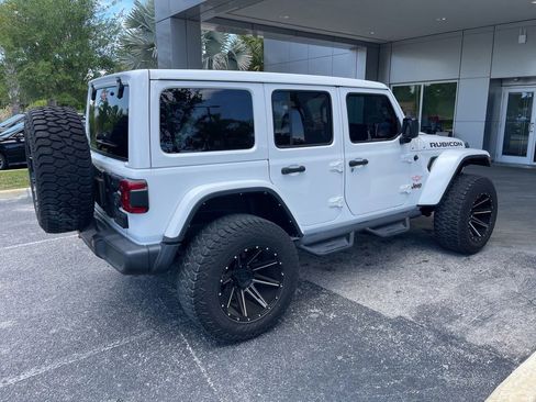 Used 2021 Jeep Wrangler Unlimited Rubicon AWD/4WD image 3