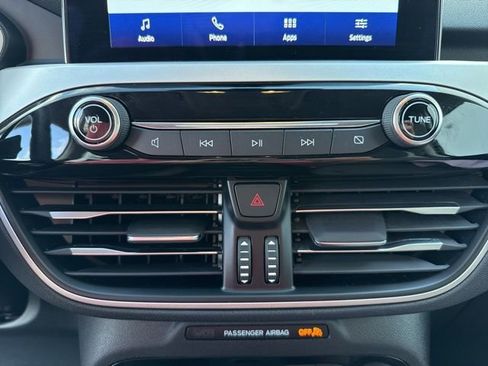 Used 2022 Ford Escape SE w/ Cold Weather Package image 17