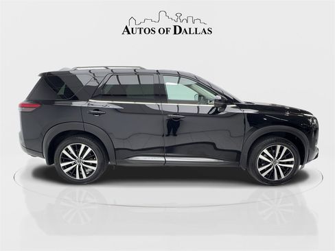 Used 2024 Nissan Pathfinder Platinum w/ Cargo Package image 7