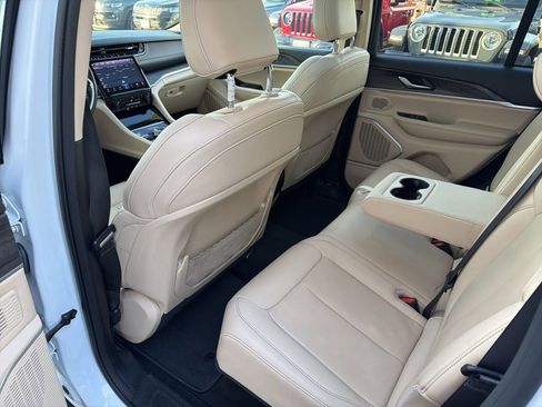 Certified 2022 Jeep Grand Cherokee Limited image 19