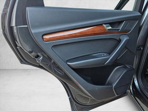 Used 2022 Audi Q5 2.0T Premium w/ Convenience Package image 20