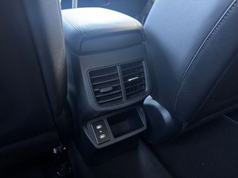 Used 2025 Kia Seltos S image 23