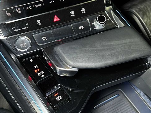Used 2019 Audi e-tron Prestige w/ Prestige Package AWD/4WD image 45