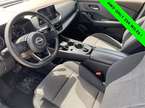 Used 2023 Nissan Rogue SV image 12