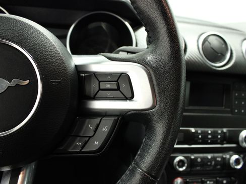 Used 2022 Ford Mustang Coupe RWD image 21