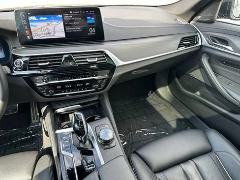 Used 2023 BMW M550i xDrive w/ Executive Package AWD/4WD image 16