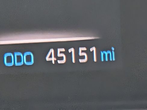 Used 2023 Toyota Sienna XSE image 17