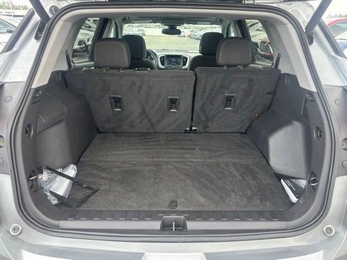 Used 2023 GMC Terrain SLE w/ Driver Convenience Package FWD image 11