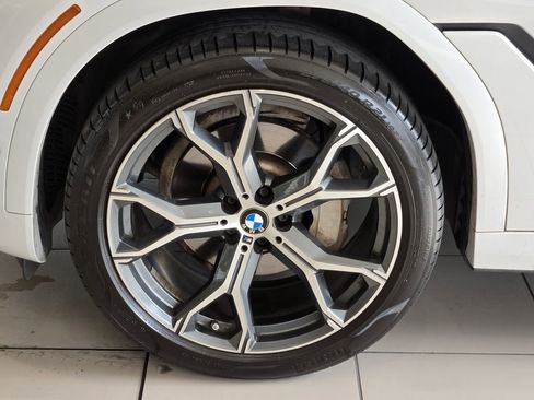 Used 2021 BMW X6 xDrive40i w/ M Sport Package AWD/4WD image 10