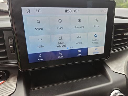 Used 2020 Ford Explorer XLT RWD image 9