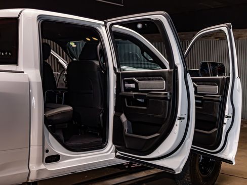 Used 2022 RAM 3500 Big Horn w/ Level C Equiment Group image 30