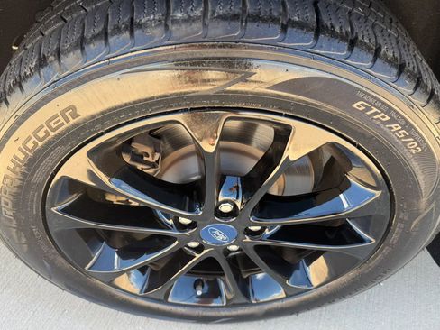 Used 2020 Ford Fusion SE FWD image 15