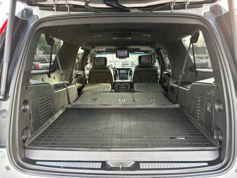 Used 2018 Cadillac Escalade ESV Platinum image 21